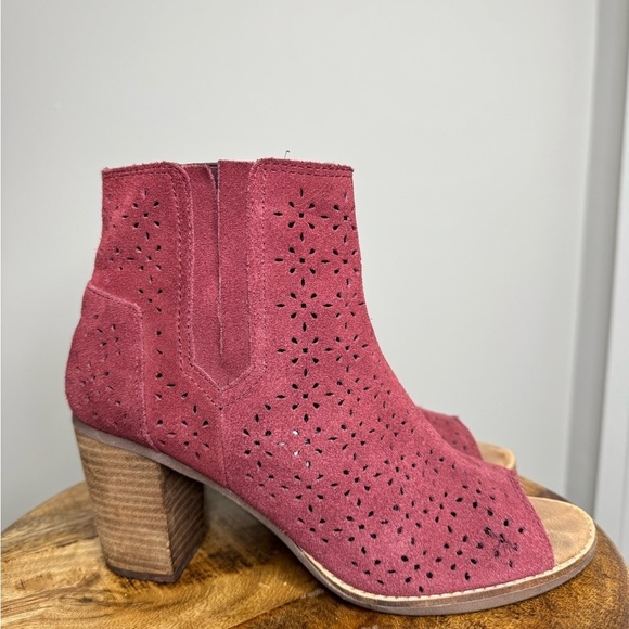 Tom’s Suede Peep Toe Bootie Burgundy Size 9 - Picture 1 of 9